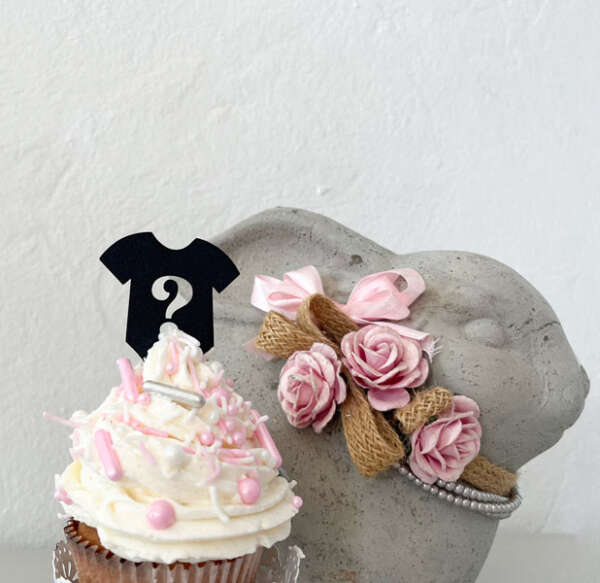 Baby Grow Gender Reveal : Line Art Charms - Image 3